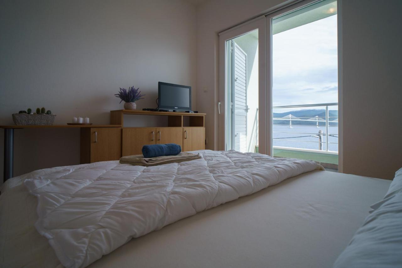 Apartment “Bel Ponte” Komarna Bagian luar foto