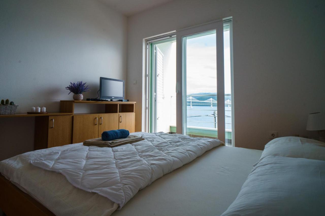 Apartment “Bel Ponte” Komarna Bagian luar foto