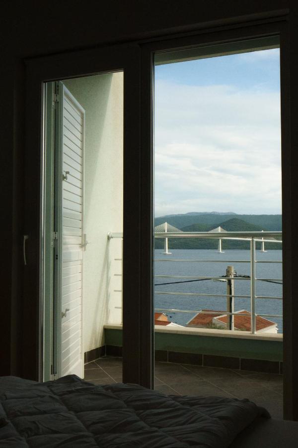 Apartment “Bel Ponte” Komarna Bagian luar foto